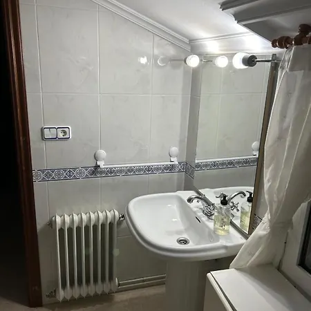 House - 6 Bedrooms With Pool - 0126